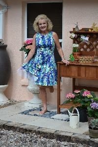 Im wearing a petticoat_small