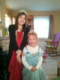 Lola and Vivien Halloween_small