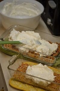 spread the mixture on top of the pretzel crust_small
