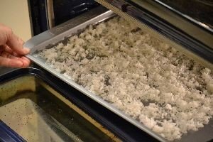 Toasting the coconut in the oven_small