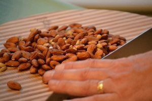 chopping the almonds_small