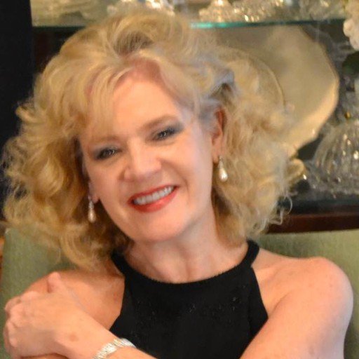 Julie Diamond in the Junq Shoppe