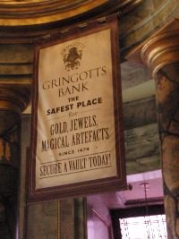 entering Gringotts_small