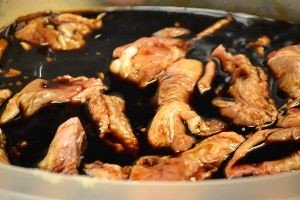 add chicken to the marinade_small