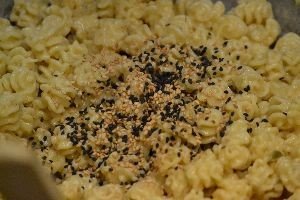 adding black and white sesame seeds_small