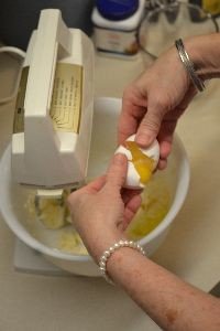 adding the egg into the mixture_small