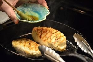 brushing chicken with sesame oil_small