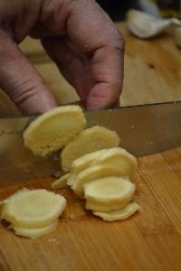 chop into round disks_small