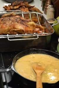 Gordon preparing the gravy_small