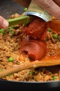 add a can of tomato paste_small