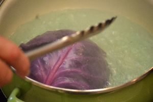 blanching the purple cabbage leaves_small
