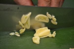 choppping up the garlic_small