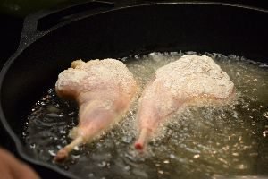 frying the rabbit in vegetable oil_small