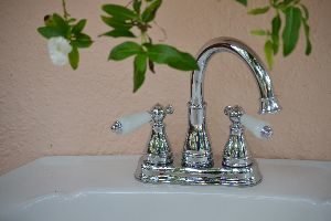 the very pretty faucet_small