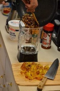 1-add-carmelized-onions-to-a-blender_small