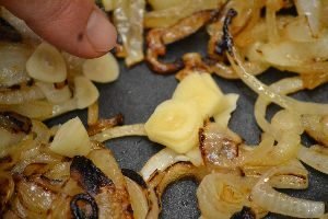 1-adding-butter-to-give-more-flavor_small
