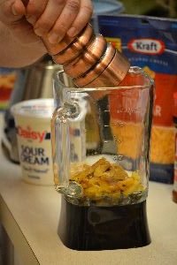1-adding-the-ground-pepper_small