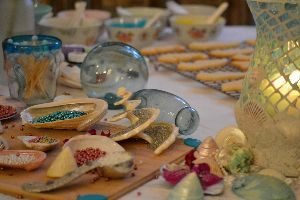 beautiful table of cookie adornments_small