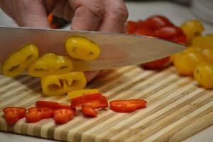chopping the pretty veggies_small