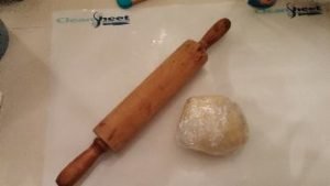 clean sheet rolling pin and dough_small