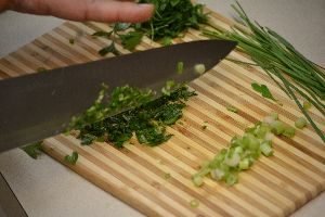 parsely-spring-onions-and-chives_small