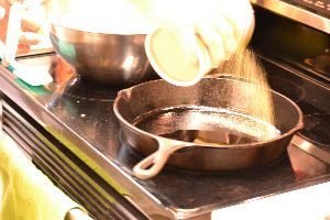 sprinkling corn meal 1_small