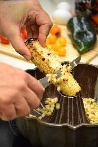 use a bundt pan to catch your corn kernels_small