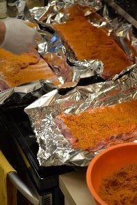 coating the ribs with the dry rub 2_small