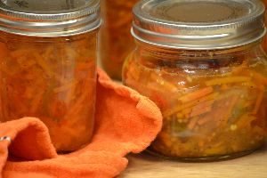 hot and sweet pepper and carrot relish_small