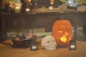 Halloween trick or treat table_small