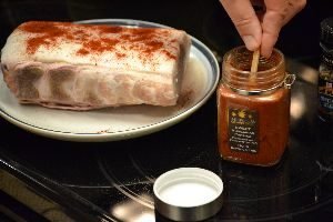 adding-the-spices-to-the-pork-roast_small