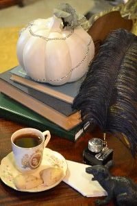 desk-area-and-tea_small