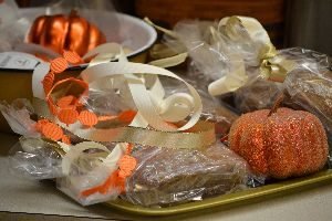 33 wrapping pumpkin bread for gifts_small