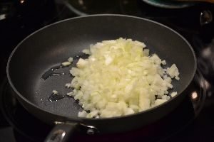 117 sautee onions in a pan_small