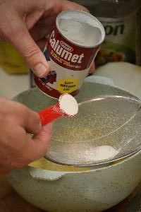 121 sifting in your baking powder_small