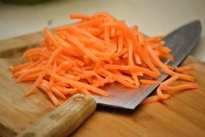 35 chopping the shredded carrots_small