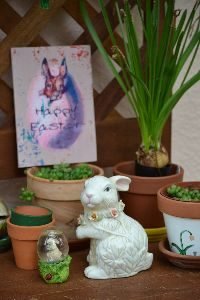 Happy Easter on the potting bench 2016_small