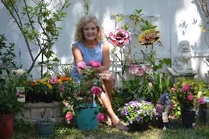Julie flowers 2_small