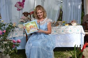 Lets read A;lice in Wonderland_small
