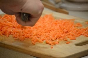 MS4 finely chopping carrots_small