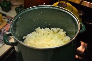 potatoes in the pot_small
