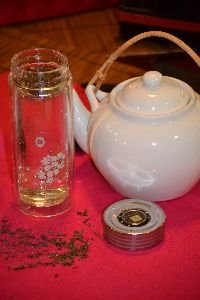 Double_wall_glass_tea_infuser._small