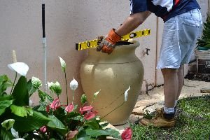 Grodon_centering_the_pot._small