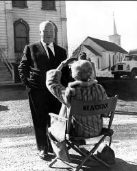 alfred-hitchcock-tippi-hedren-birds_small
